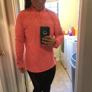 Nike 1/4 Zip pullover (women’s)